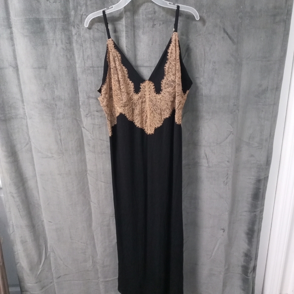 Soma Other - Beautiful Soft Soma Black Jersey Knit Nightgown with Gold Lace Top Size XXL